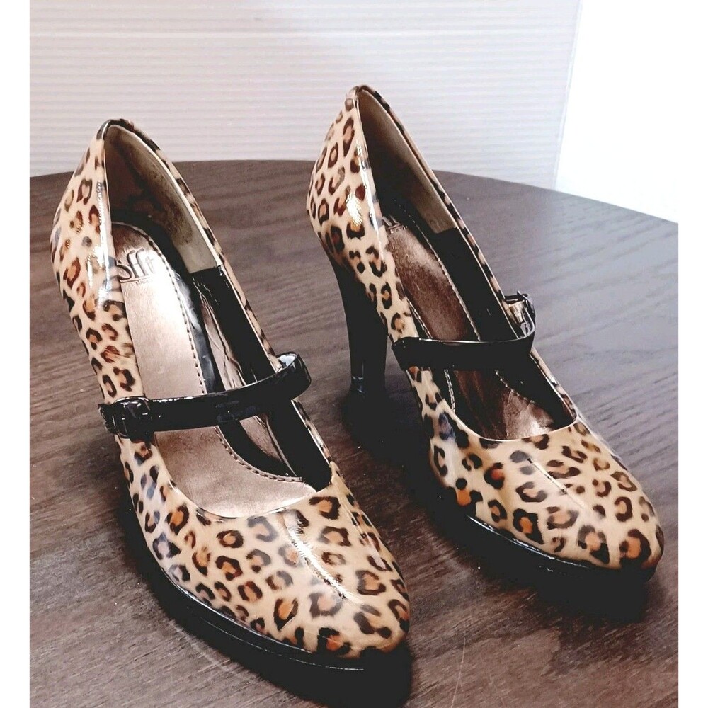 Sofft Rieta Leopard Print Patent Leather  Mary Jane Pumps Size 8